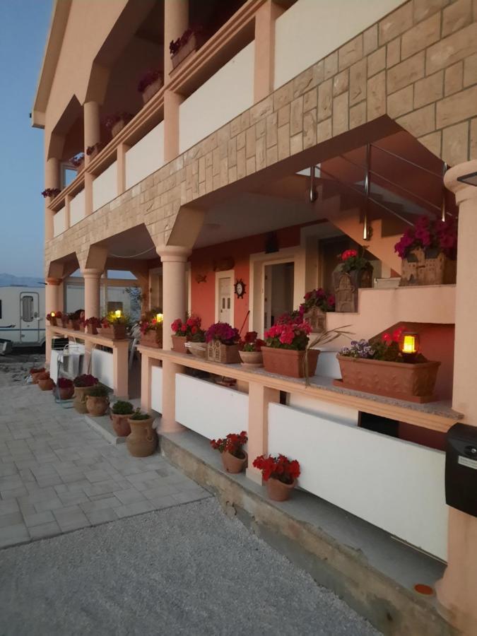 Penzion u Kapitána Apartamento Vir Exterior foto
