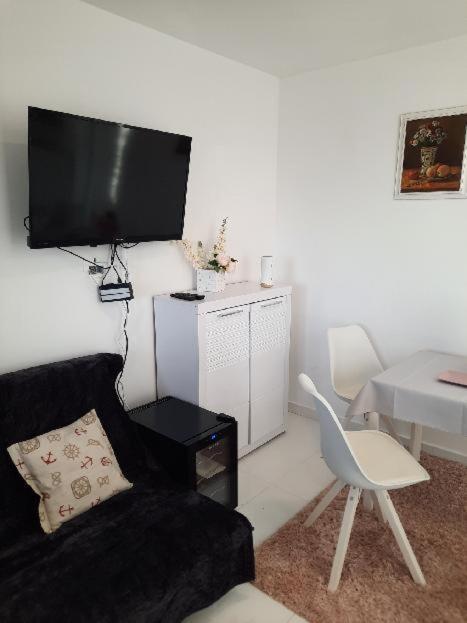 Penzion u Kapitána Apartamento Vir Exterior foto